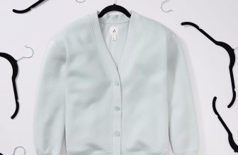 아마존에서 슬림 벨벳 옷걸이